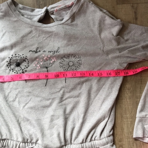 soft knit long sleeves La Vie En Rose romper with dandelion print on front - Picture 4 of 10